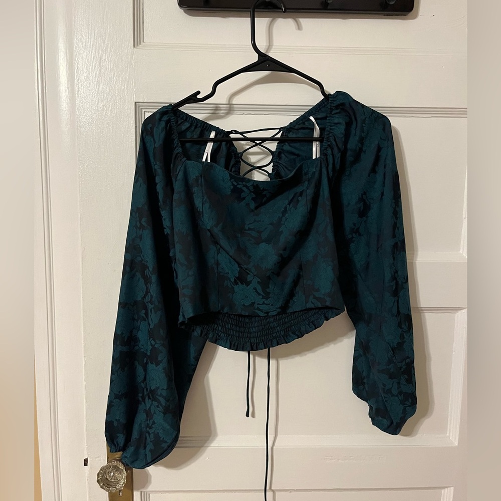 Puff sleeve floral crop top
